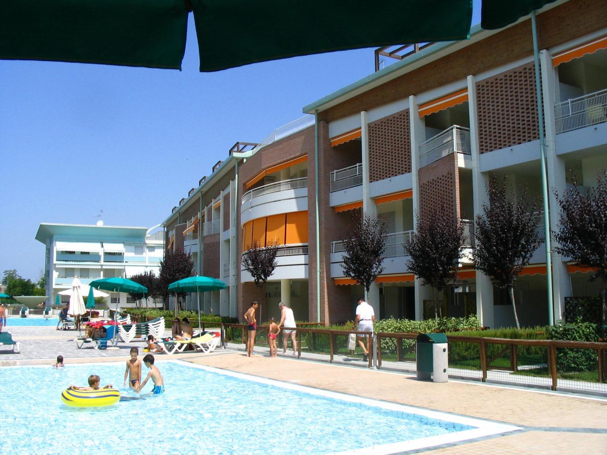 Residenza Le Acacie Apartment Bibione Bagian luar foto